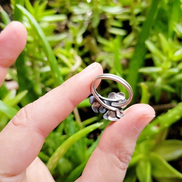 *RARE* Vintage Beau Sterling 925 Sterling Silver Triple Rose Ring - Picture 9 of 11